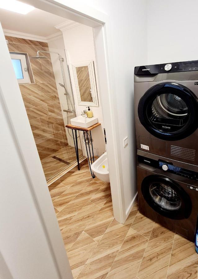 Eden Apartment Cluj Napoca Bagian luar foto